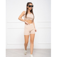 Бежевый облегающий костюм в рубчик