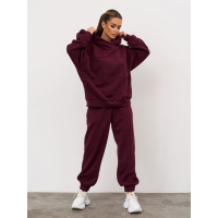 Темно-бордовый утепленный костюм свободного кроя