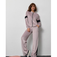 Бежевый велюровый свободный костюм на молнии