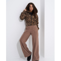 Коричневый утепленный костюм с леопардовым принтом