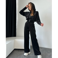 Велюровый черный костюм с короткой толстовкой