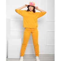 Трикотажный свободный костюм горчичного цвета