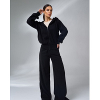 Черный костюм из ангоры с широкими штанами