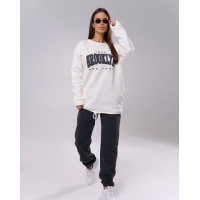 Серо-белый утепленный костюм с надписью