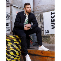 Черный утепленный костюм с бомбером