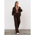 Теплый свободный костюм темно-коричневого цвета на молнии