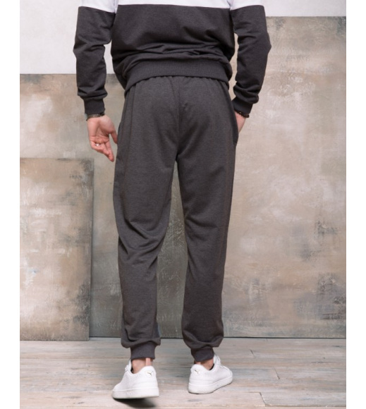 Темно-серые трикотажные спортивные штаны с манжетами