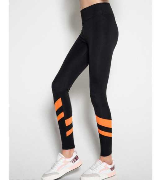 Черные спортивные штаны с оранжевыми полосками