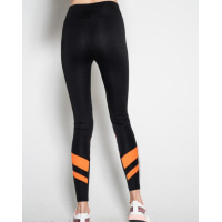 Черные спортивные штаны с оранжевыми полосками
