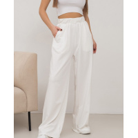 Молочные трикотажные штаны с лампасами