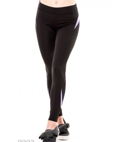 Черные спортивные штаны из эластика с фиолетовыми элементами