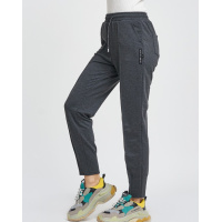 Темно-серые присборенные спортивные штаны со стрелками