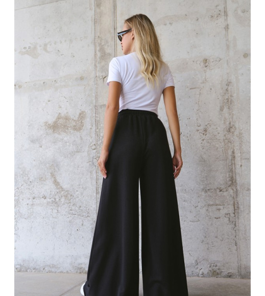 Черные широкие штаны на резинке