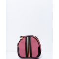 Розовая вместительная сумка из эко-кожи с брелком