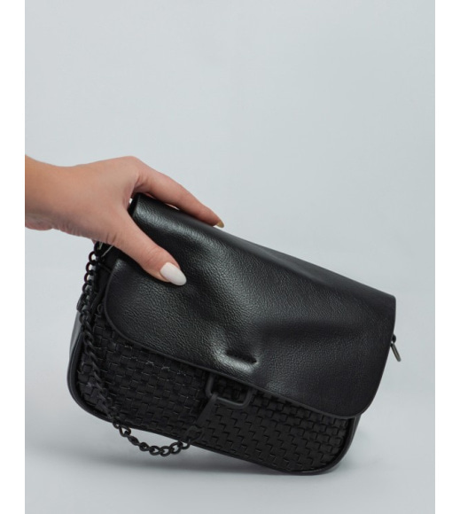 Черная кожаная сумка с плетеной вставкой