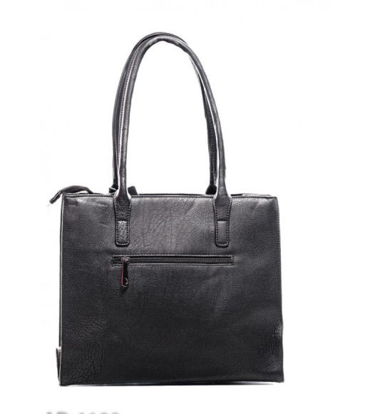 Черная фактурная сумка с декоративной перфорацией