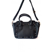 Чорна жіноча сумочка з золотистими і чорними металевими шипами