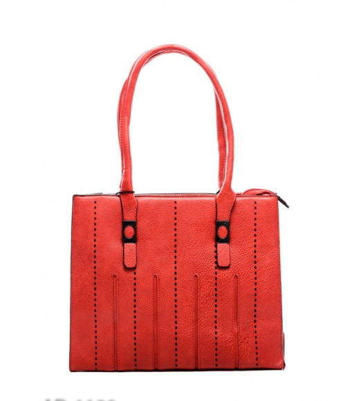 Красная фактурная сумка с декоративной перфорацией