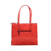 Червона фактурна сумка з декоративною перфорацією