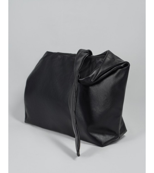 Черная вместительная сумка с одной ручкой