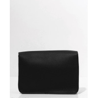 Чорна сумка з еко-шкіри з бежевим клапаном