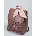 Темно-розовый городской рюкзак из плетеной эко-кожи