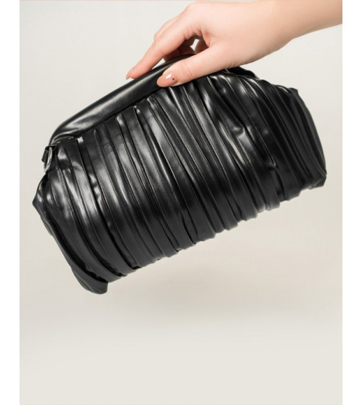 Чорна шкіряна сумка з фермуаром