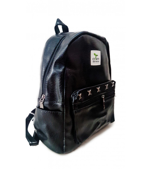 Чорний рюкзак з еко-шкіри з металевими хрестиками