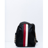 Черный рюкзак с красно-белой полоской и заклепками