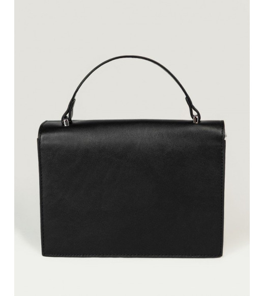 Черная каркасная прямоугольная сумка с металлическим декором