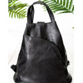 Чорний сумка-рюкзак з еко-шкіри