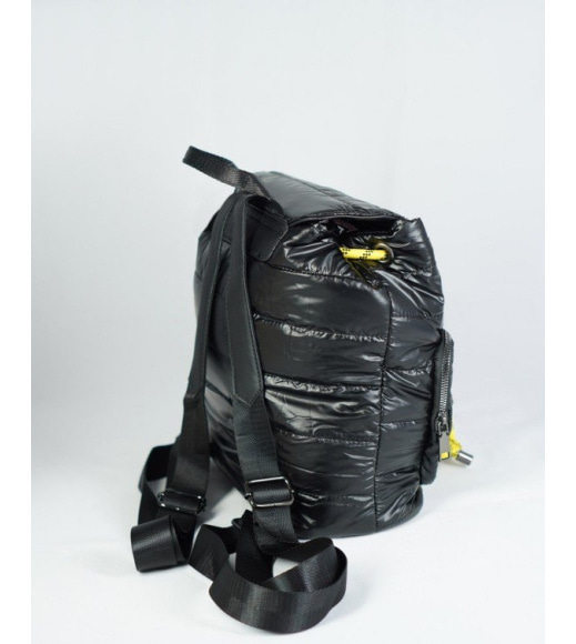 Чорний болоньєвий стьобаний рюкзак з кишенями