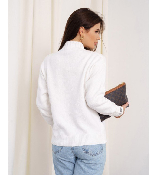Вязаный теплый свитер-травка белого цвета