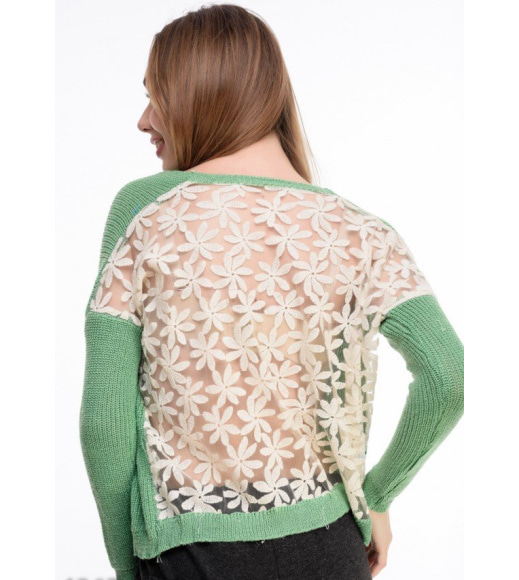 Салатовый свободный свитер с полупрозрачной цветочной вставкой