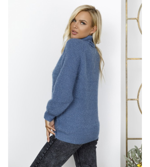 Синій теплий светр об`ємної в`язки