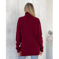 Бордовый свитер объемной вязки с высоким горлом