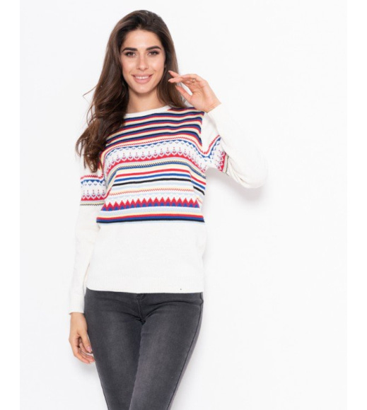Белый свитер с цветным полосатым декором