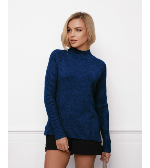 Синий шерстяной свитер с фактурными вставками