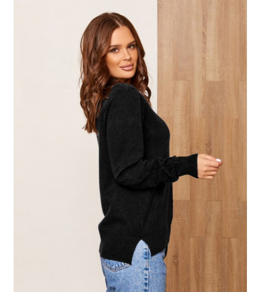Черный ангоровый свитер с накладным карманом