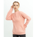 Розовый свободный вязаный свитер