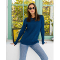 Синий ангоровый свитер комбинированной вязки