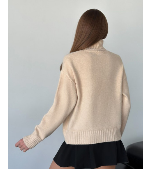 Ангоровий темно-бежевий светр із високим горлом