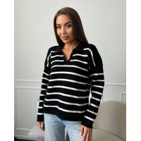 Черный полосатый свитер с воротником