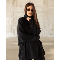 Черный свободный свитер с хомутом