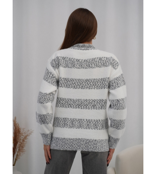 Темно-серая вязаная водолазка в полоску