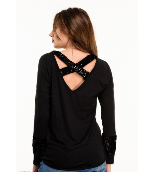 Чорний светр з паєтками і перехрестям на спині
