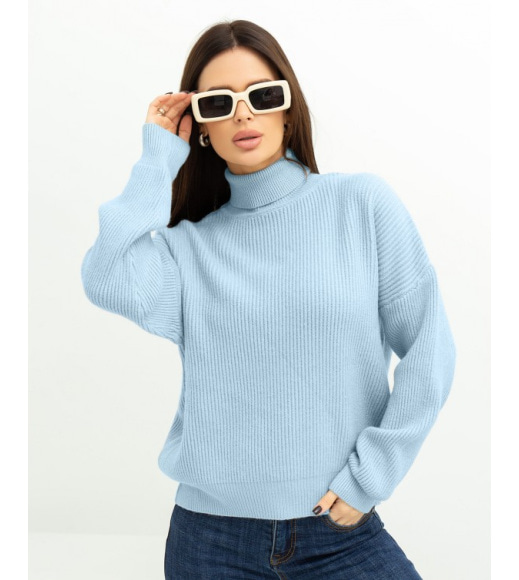 Синій трикотажний светр з високим горлом