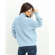 Голубой вязаный свитер с высоким горлом