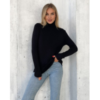 Черный фактурный гольф