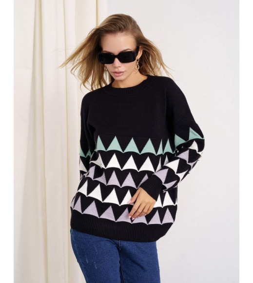 Черный вязаный свитер с объемными треугольниками